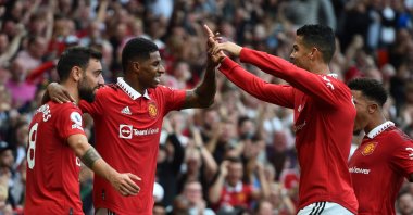 Marcus Rashford (2-L) of Manchester United celebrates after scoring during the English Premier League soccer match between Manchester United and Arsenal FC in Manchester, Britain, Sept. 4, 2022.  (EPA Photo)