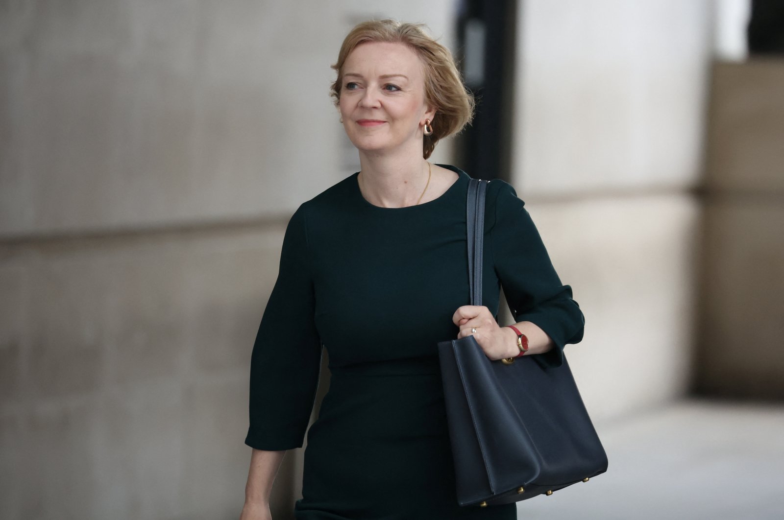 Conservative leadership candidate Liz Truss arrives at Broadcasting House ahead of her appearance on BBC&#039;s Sunday with Laura Kuenssberg show in London, Britain, Sept. 4, 2022. (Reuters Photo)