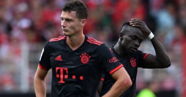 Munich's Benjamin Pavard (L) and Sadio Mane react after the Bundesliga match against Union Berlin, Berlin, Germany, Sept. 3, 2022. (EPA Photo)