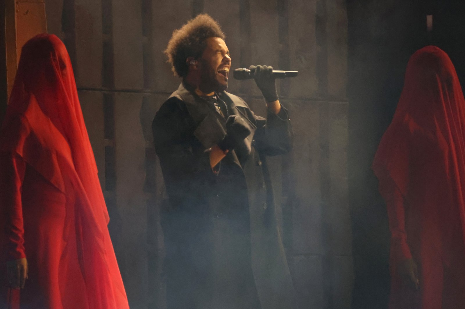 The Weeknd kehilangan suaranya, memotong pertunjukan California