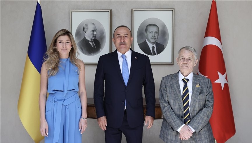 Foreign Minister Mevlüt Çavuşoğlu (C) meets with Crimean Tatar leader Mustafa Dzhemilev (R) and Ukrainian Deputy Foreign Minister Emine Dzhaparova in Ankara, Türkiye, Sept. 5, 2022. (AA Photo)