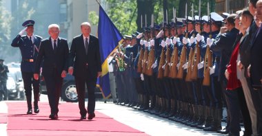 Chair of the Presidency of Bosnia-Herzegovina Sefik Dzaferovic (2nd L) and President Recep Tayyip Erdoğan review the honor guard during a welcoming ceremony in Sarajevo, Bosnia-Herzegovina, Sept. 6, 2022. (AA Photo)