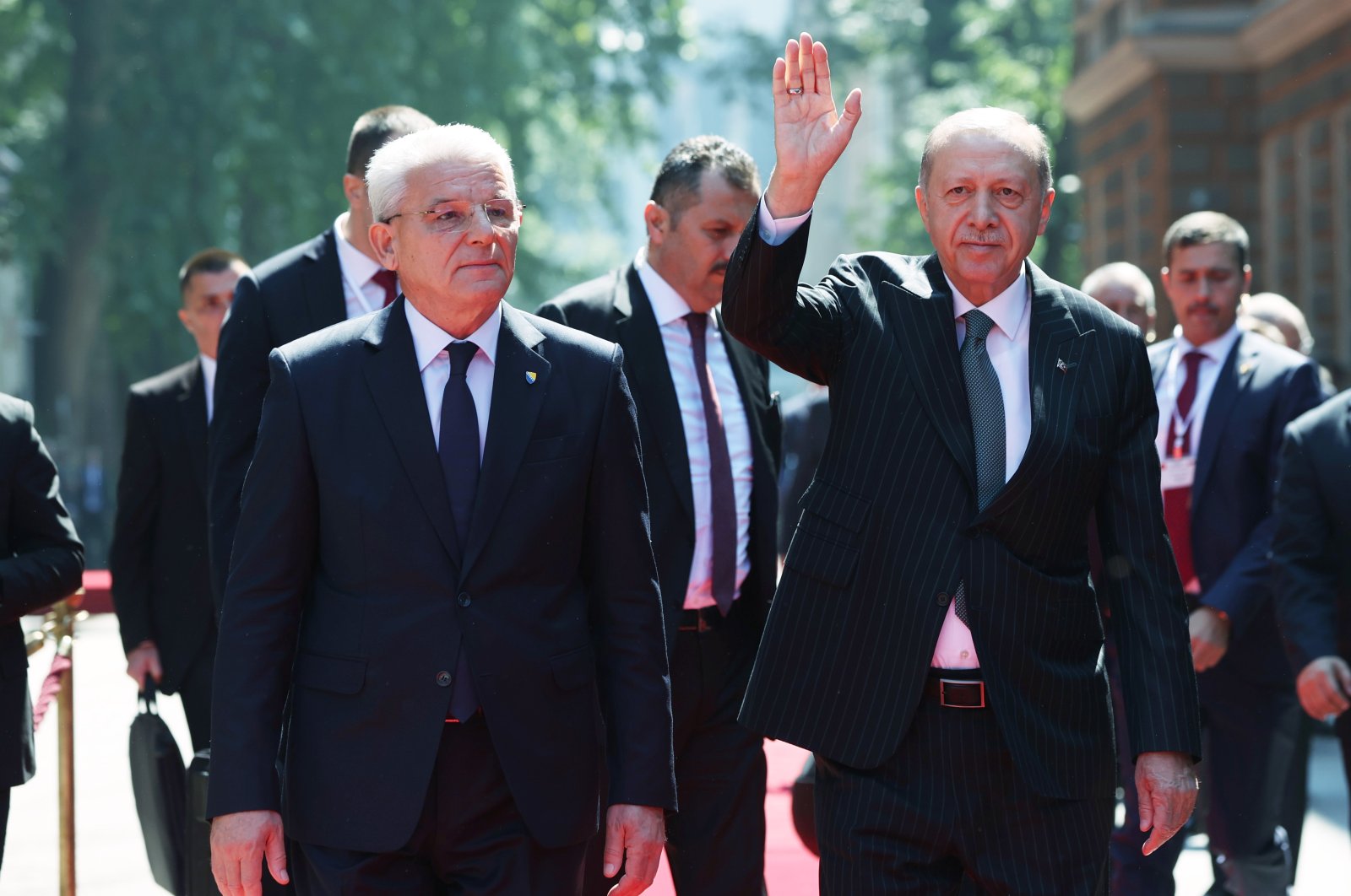 President Recep Tayyip Erdoğan is welcomed by the Presidential Council&#039;s Bosniak member Sefik Dzaferovic (L) with an official ceremony in Sarajevo, Bosnia-Herzegovina, Sept. 6, 2022. (AA Photo)