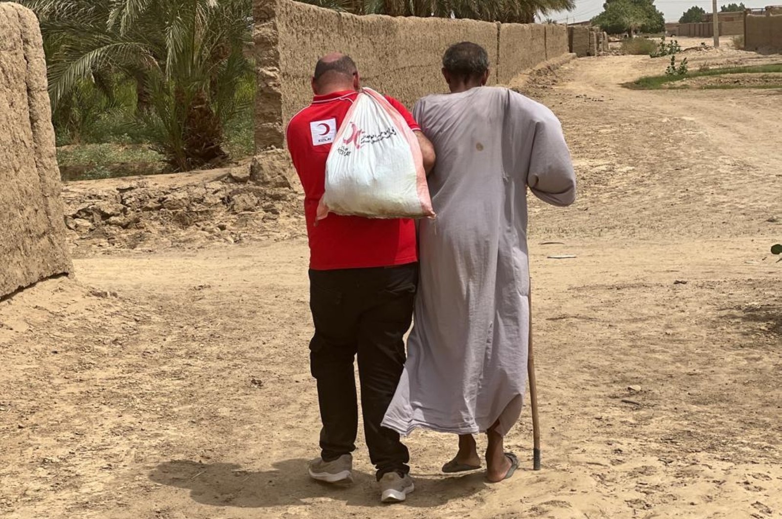 Bulan Sabit Merah Turki membantu Sudan yang dilanda banjir