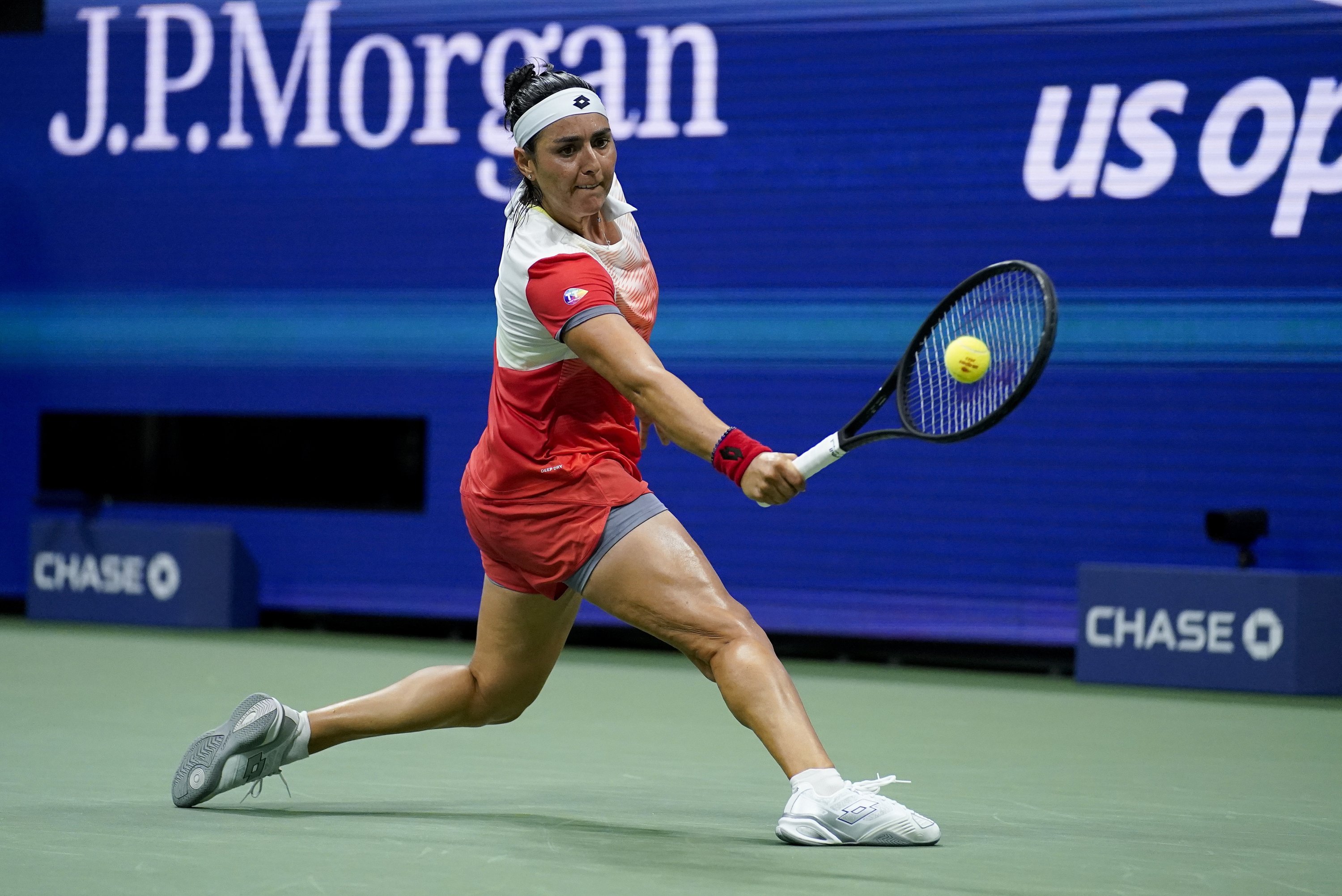 Ons Jabeur plays against Ajla Tomljanovic in the U.S. Open quarterfinals, New York, U.S., Sept. 6, 2022. (AP Photo)