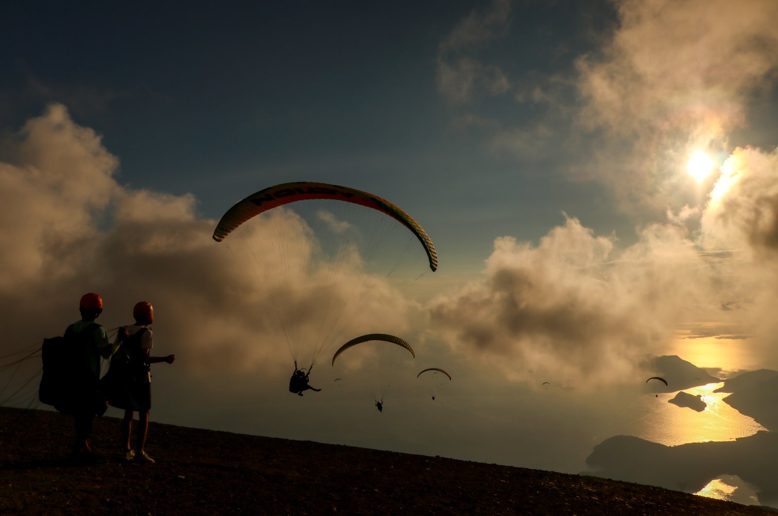 A view of paragliders taking off from Babadağ, in Muğla, southwestern Türkiye, Sept. 7, 2022. (AA PHOTO) 