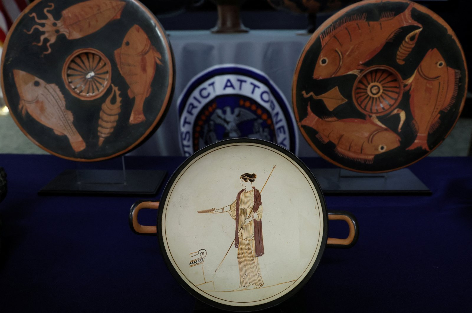 A White-Ground Kylix from 470 B.C. is displayed during a news conference and repatriation ceremony of stolen antiquities to Italy, in New York City, U.S., Sept. 6, 2022. (REUTERS)