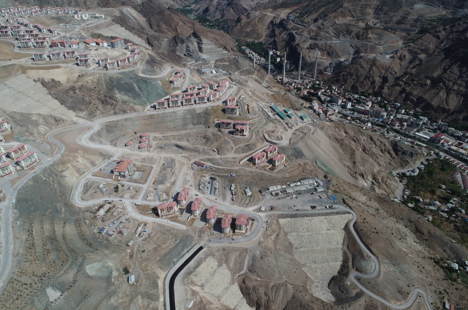 An aerial view of new town, in Artvin, northeastern Türkiye, Sept. 7, 2022. (AA PHOTO) 