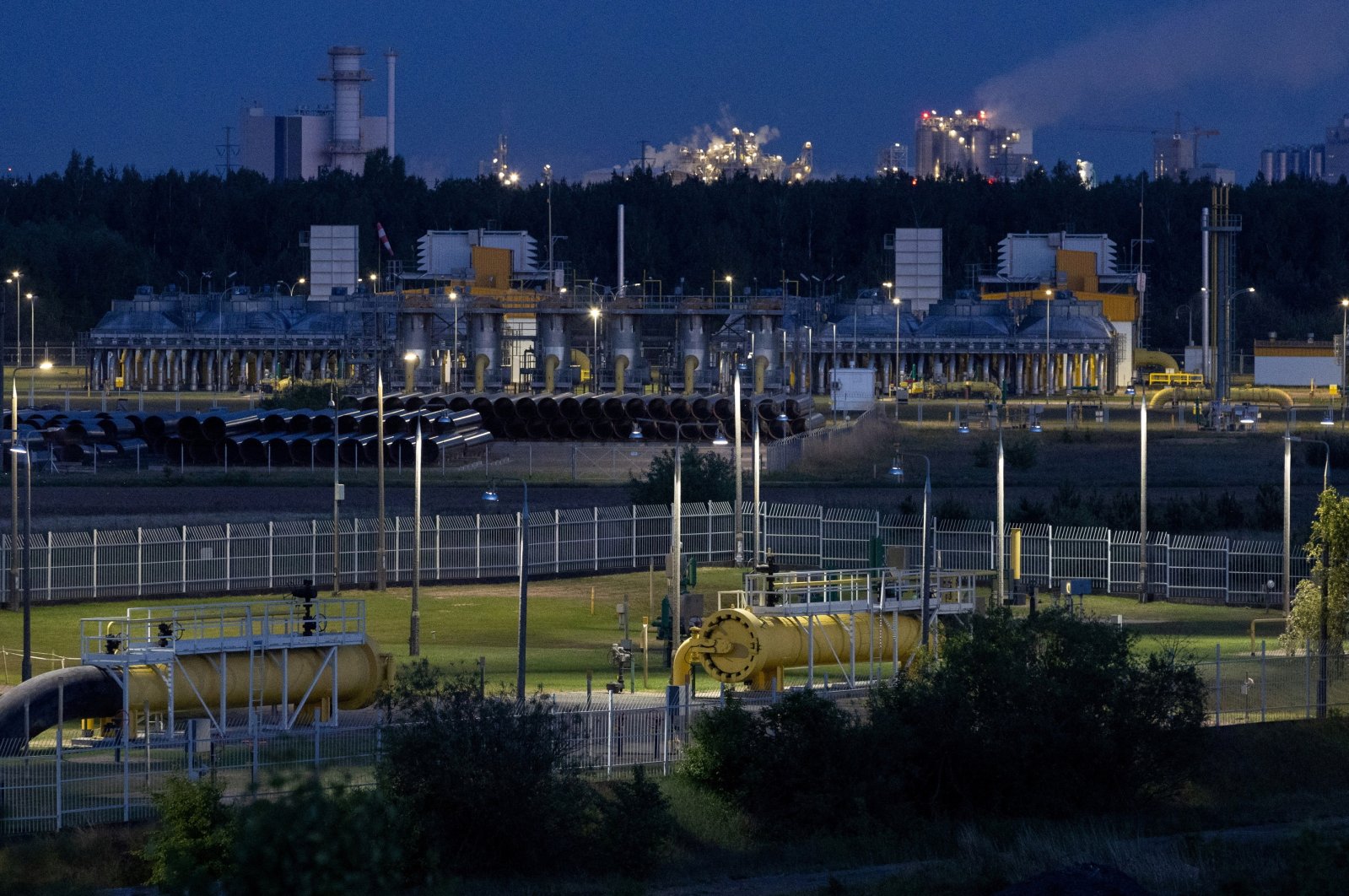 UE ingin membatasi harga gas Rusia saat Putin memperingatkan pembekuan musim dingin