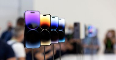 The new iPhone 14 and 14 Plus are displayed during a launch event for new products at Apple Park in Cupertino, California, Sept. 7, 2022. (AFP Photo)