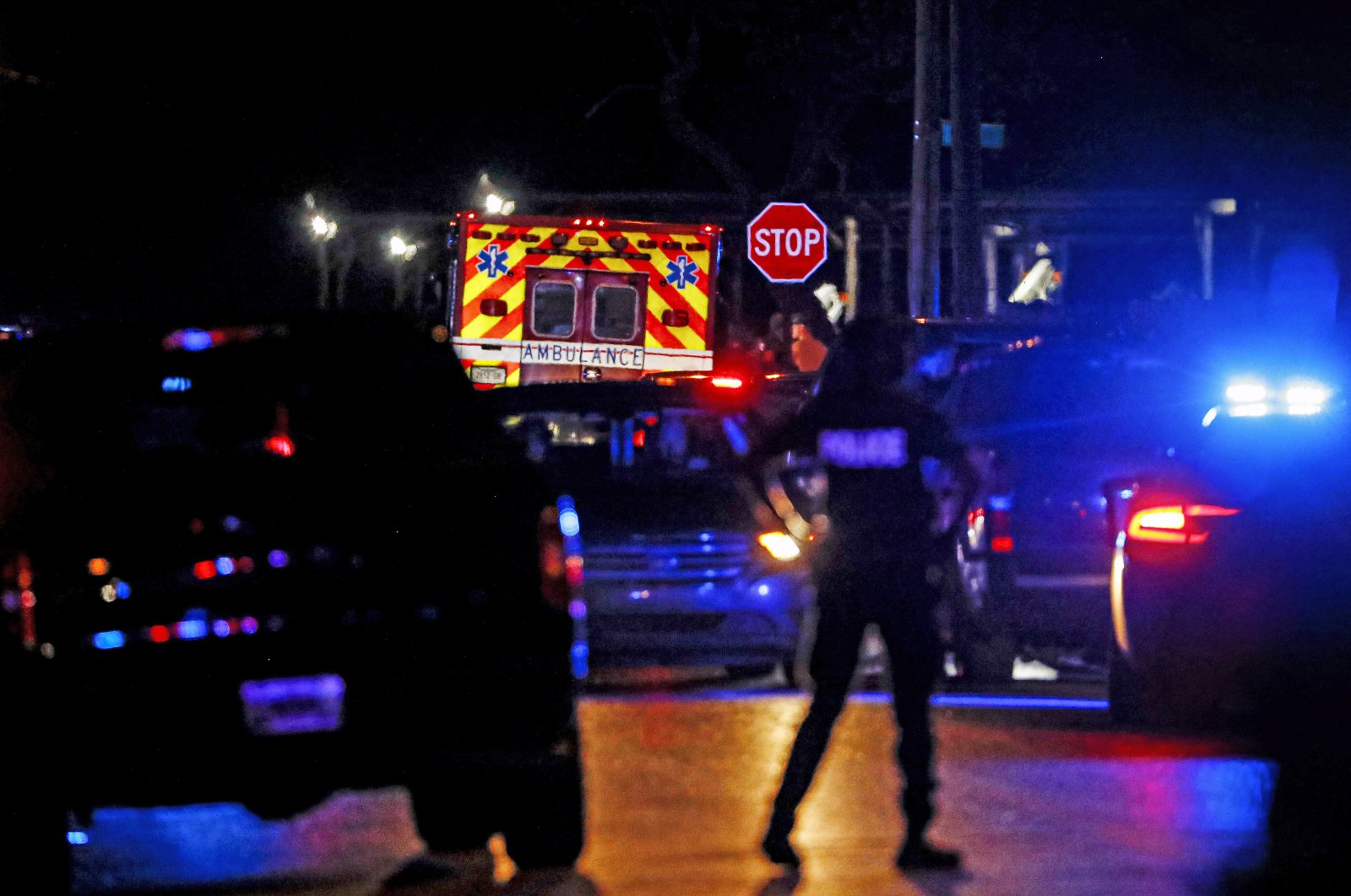 Memphis police officers at work at an active shooter scene on Poplar Avenue in Memphis, Tennessee, U.S., Sept. 7, 2022. (Daily Memphian via AP)