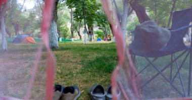 From lotus tents to canvas bungalows, the sea, stars and lakes, there are some impressive new glamping sites in Türkiye. (Shutterstock Photo)