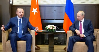 President Recep Tayyip Erdoğan (L) and Russian President Vladimir Putin meet in Sochi, Russia, Sept. 17, 2018. (Reuters Photo)