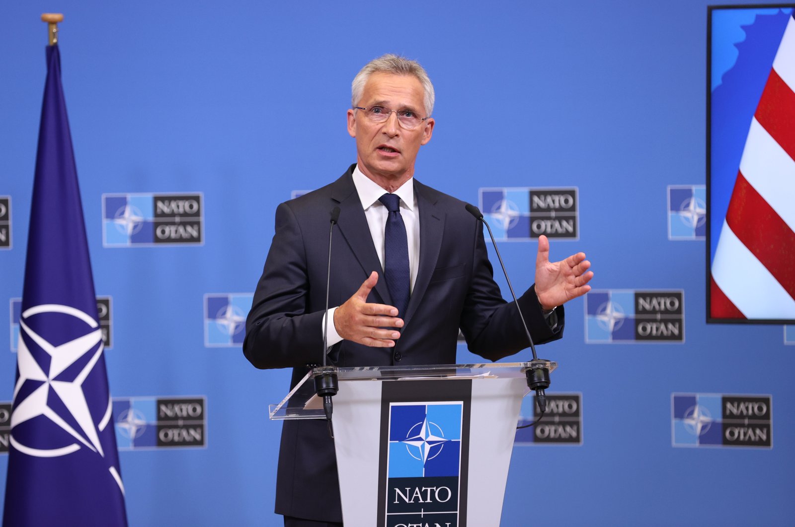 Dukungan NATO membantu Ukraina maju melawan Rusia, kata Stoltenberg