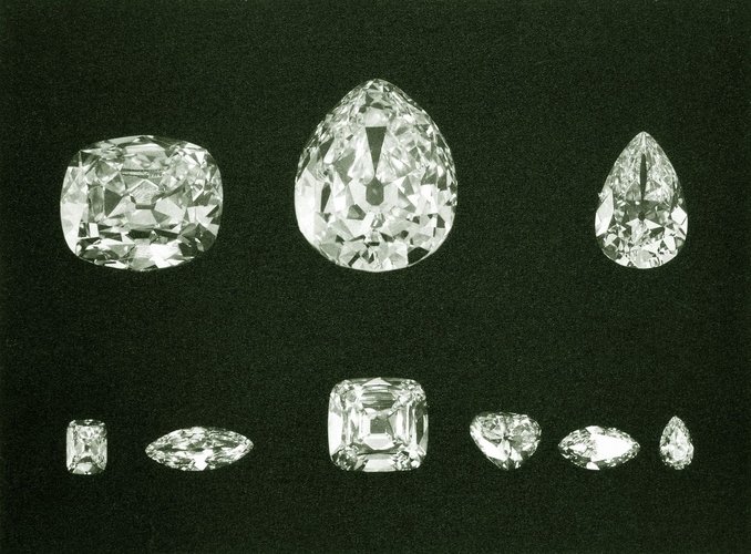 Complete set of Cullinan diamonds. (Via the Royal Collection Trust)