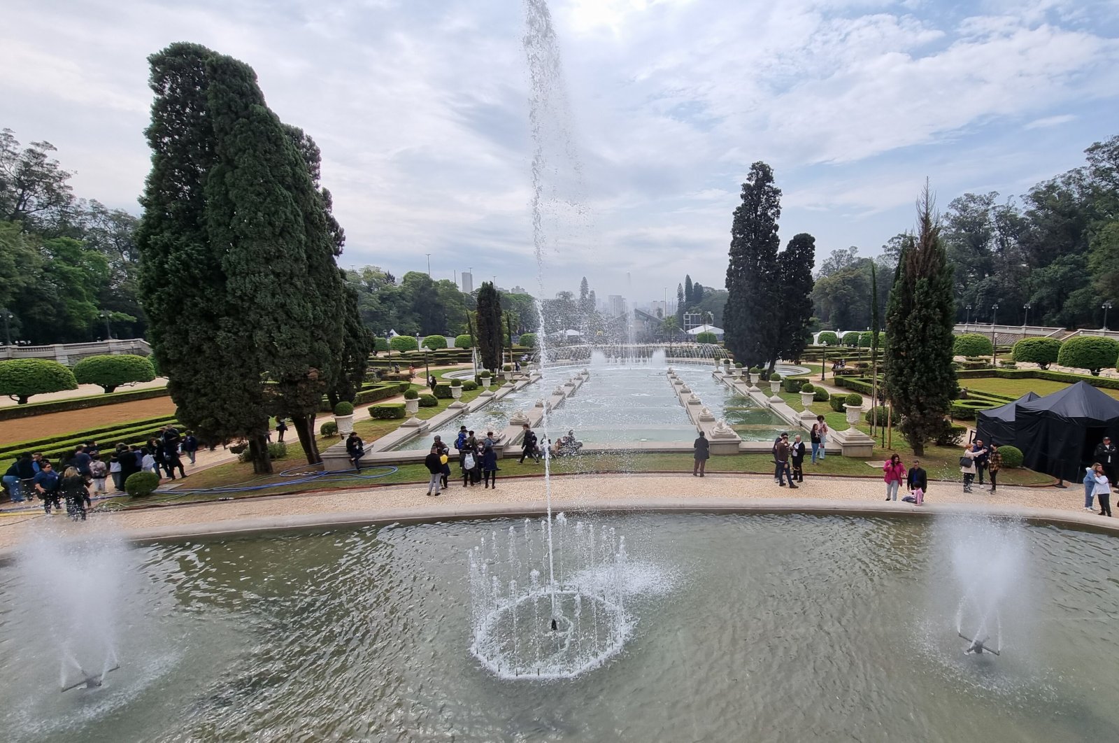 The fountain and park area in front of Sao Paulo&#039;s Museum of Independence have begun to fill up again as the newly restored and reopened museum welcomes back visitors, Brazil, Sept. 7, 2022. (dpa Photo)