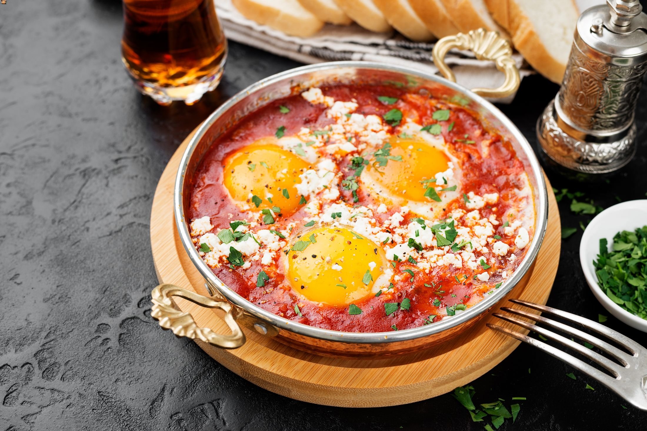 Kenikmatan hidangan telur sarapan Turki sejati datang dalam bentuk menemen.  (Foto Shutterstock)