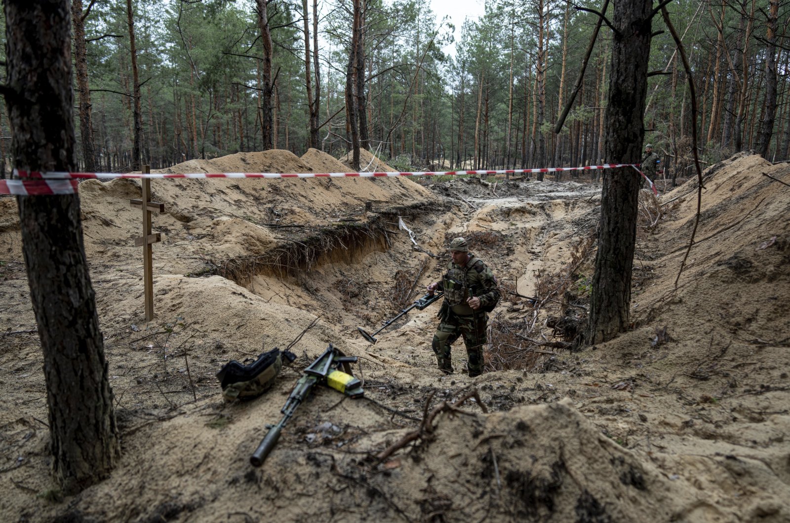 Ukraina menemukan kuburan massal di kota yang direbut kembali dari pasukan Rusia