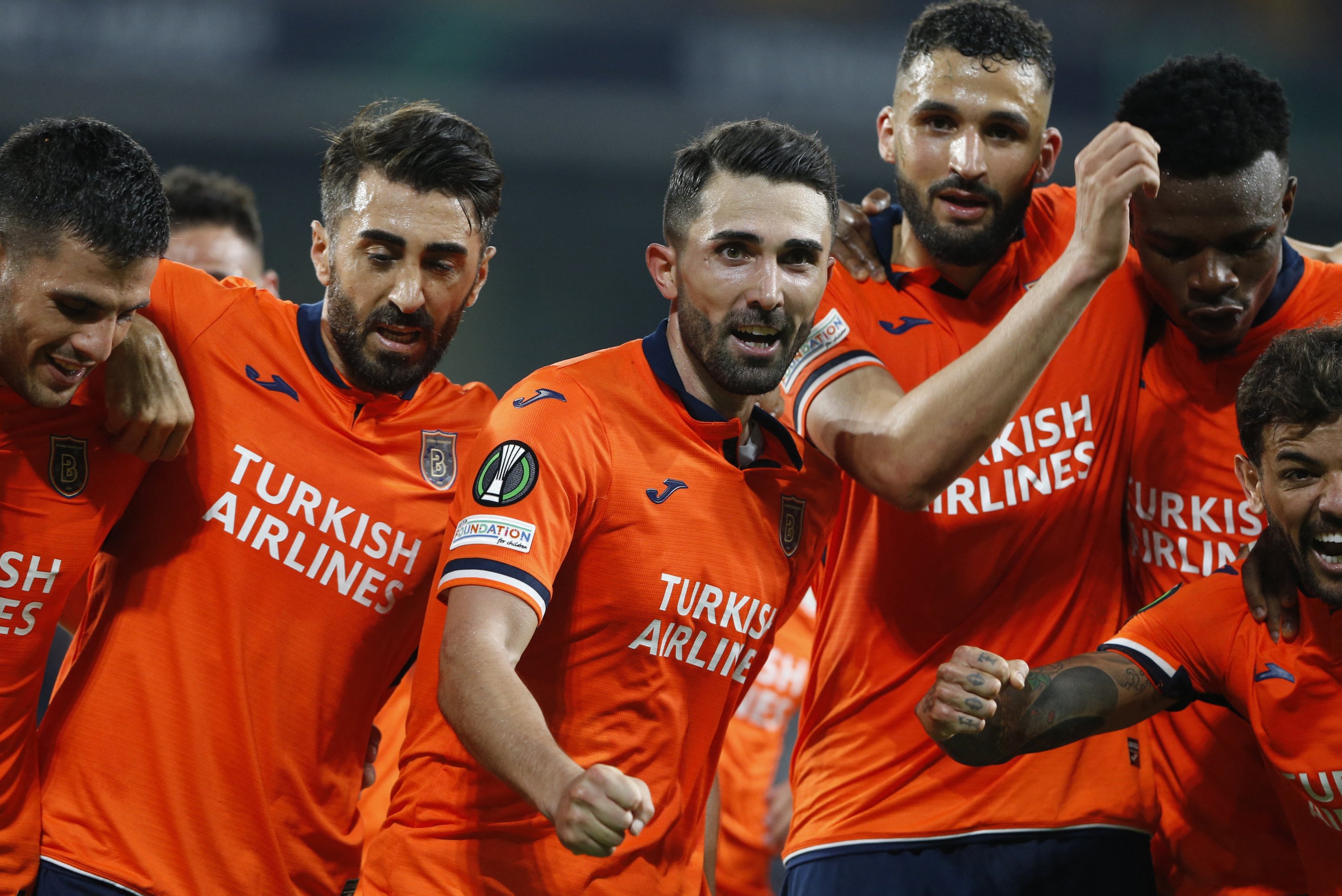 Pemain Istanbul Başakşehir merayakan gol ke gawang Fiorentina di Conference League, Istanbul, Türkiye, 15 September 2022. (Foto Reuters)