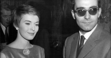 French filmmaker Jean-Luc Godard (R) and Jean Seberg toast with champagne at the release of his new film "A Bout De Souffle" (Breathless) in Paris, France, March 3, 1960. (dpa Photo)