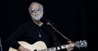 Yusuf Islam/Cat Stevens sings during a national remembrance service in Hagley Park for the victims of the March 15 mosque terrorist attack in Christchurch, New Zealand, March 29, 2019. (AP File Photo)