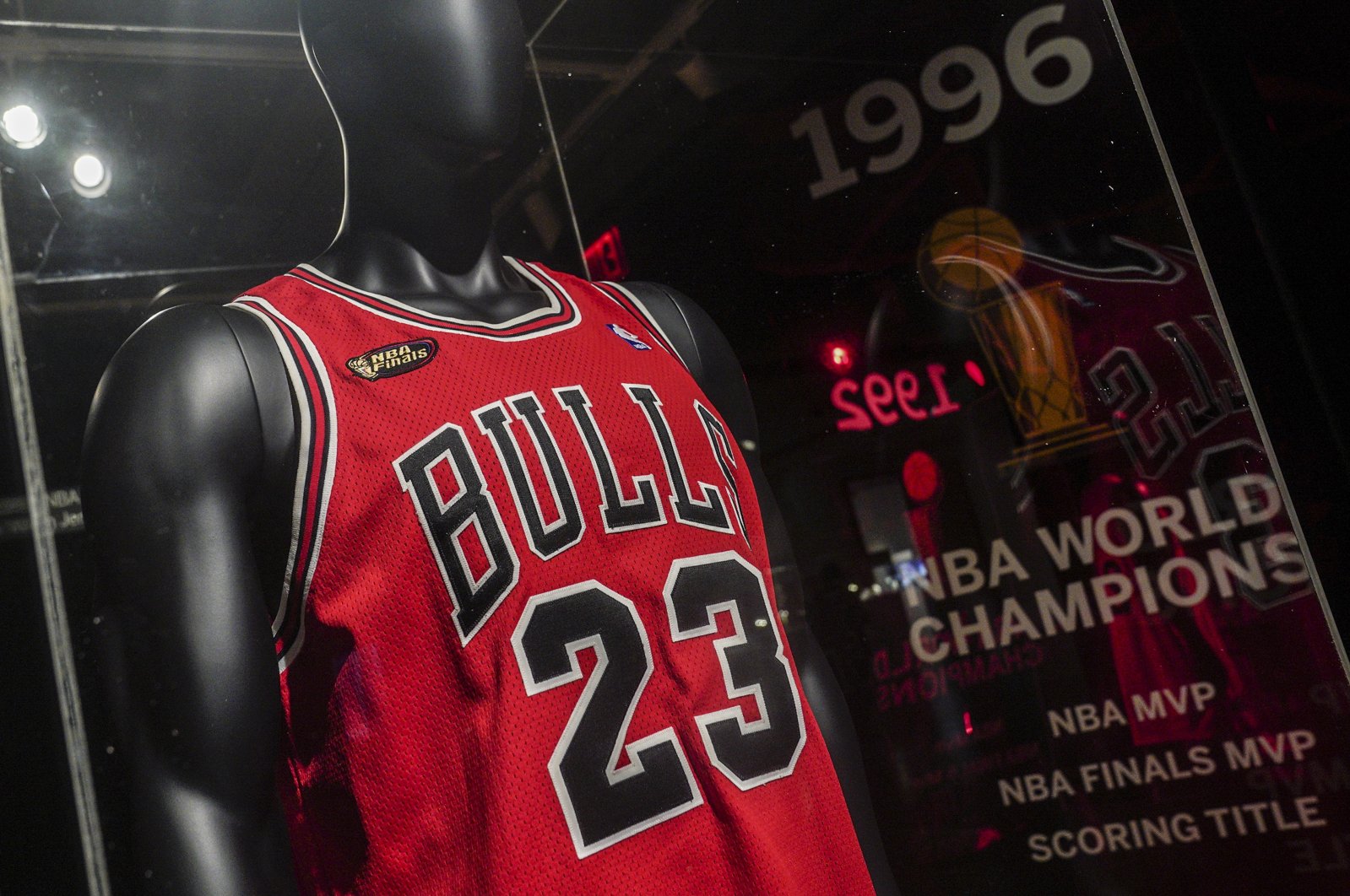 Michael Jordan&#039;s 1998 finals game jersey is displayed in a glass case, New York, U.S., Sept. 6, 2022. (AP Photo)