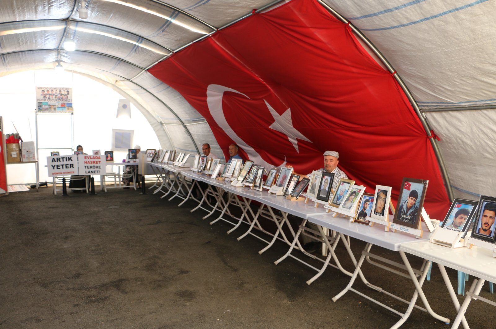 A view of a tent where mothers protest the PKK terrorist group in Diyarbakır, southeast Türkiye, Sept. 15, 2022. (IHA Photo)