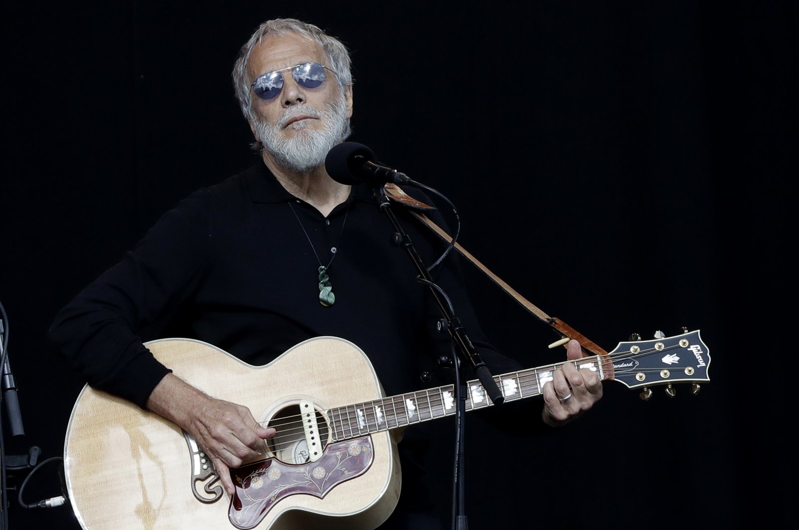 Yusuf Islam/Cat Stevens sings during a national remembrance service in Hagley Park for the victims of the March 15 mosque terrorist attack in Christchurch, New Zealand, March 29, 2019. (AP File Photo)