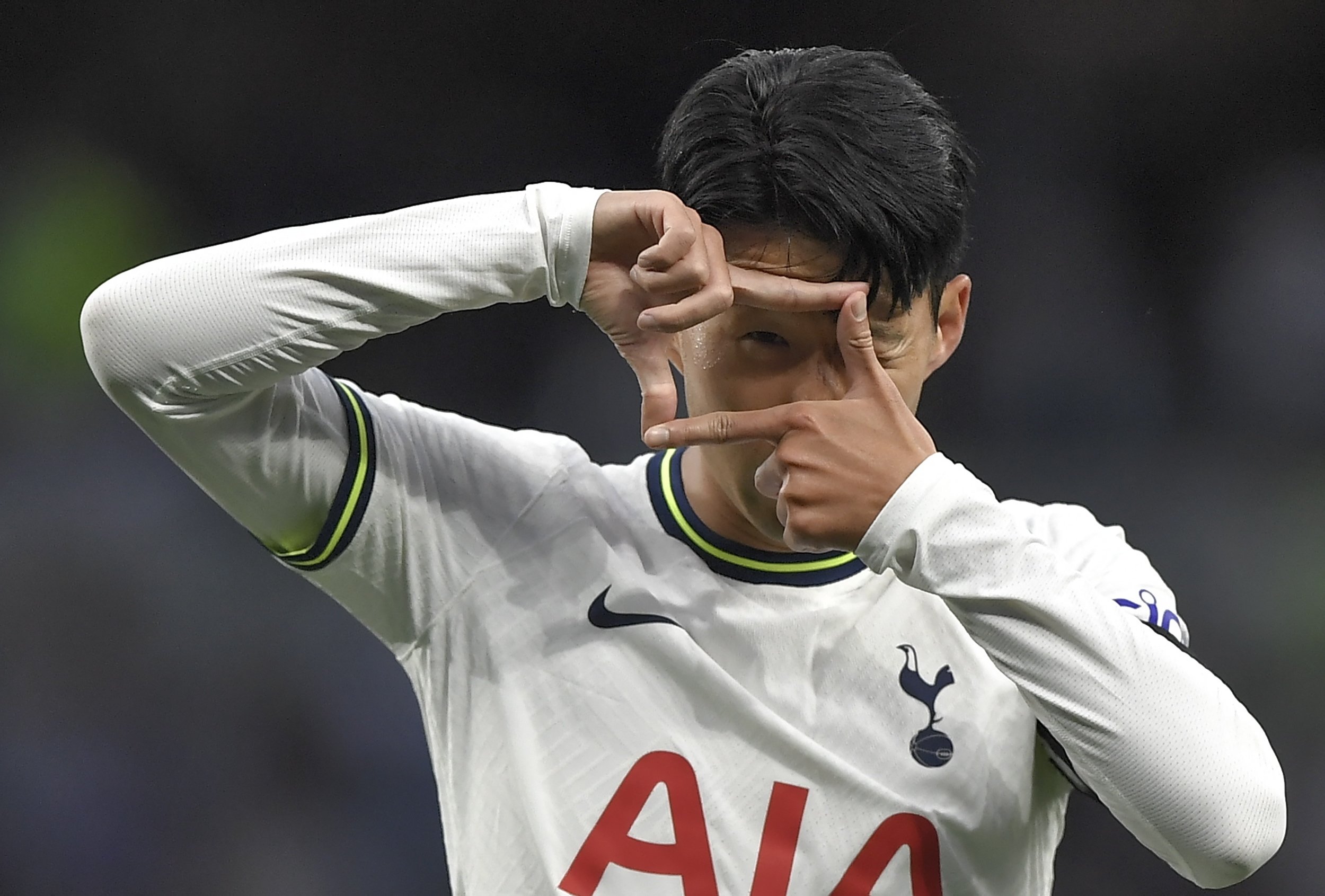 Son Heung-min Spurs merayakan gol dalam pertandingan Liga Premier melawan Leicester City, London, Inggris, 17 September 2022. (EPA Photo)