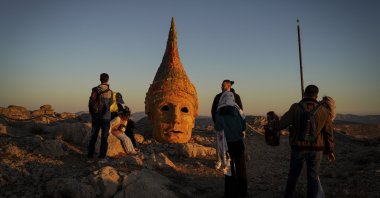 A sculpture of King Antiochus VI, symbolizing an &quot;imaginary&quot; ruler, is among the highlights of the first-ever Commagene Biennial in southern Türkiye. (dpa Photo)