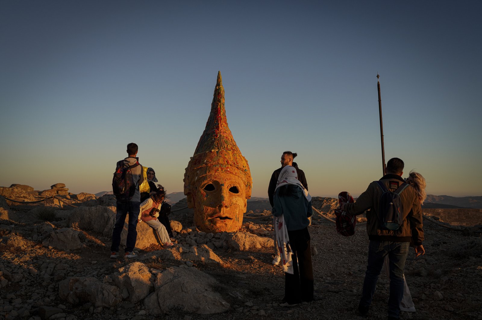 A sculpture of King Antiochus VI, symbolizing an &quot;imaginary&quot; ruler, is among the highlights of the first-ever Commagene Biennial in southern Türkiye. (dpa Photo)