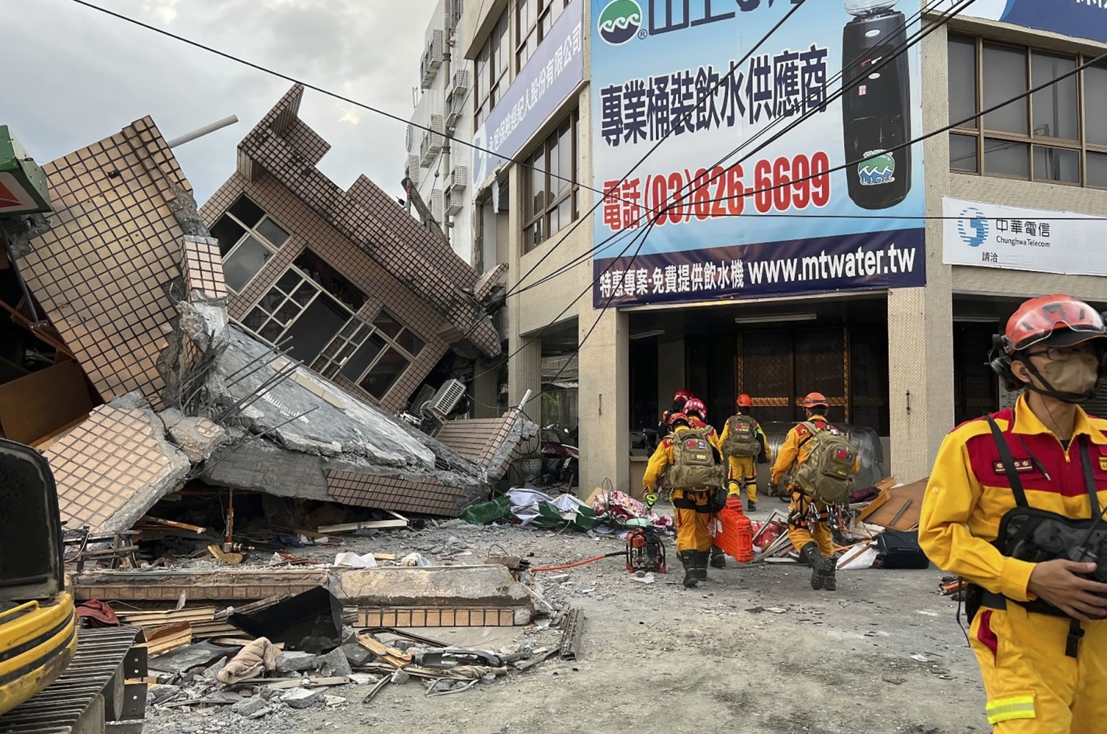 Gempa kuat ke-2 melanda Taiwan selatan, bangunan runtuh