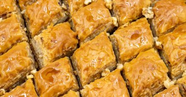 Baklava, one of the most classic Turkish desserts, has hundreds of varieties. (Shutterstock Photo)