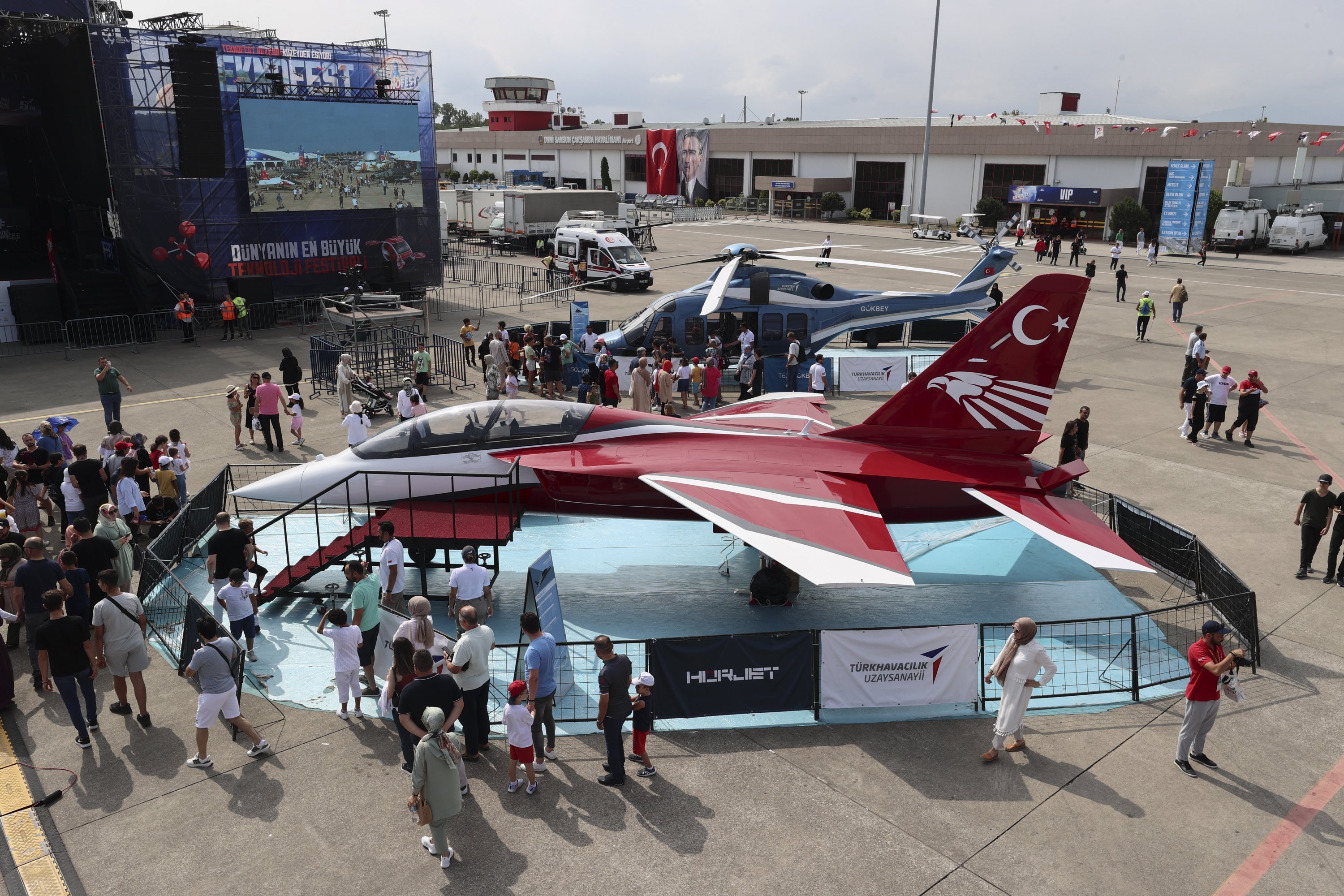 Hürjet, a jet trainer and light attack aircraft, is seen during the Teknofest aerospace and technology festival in Samsun, northern Türkiye, Sept. 1, 2022. (AA Photo)