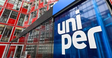The logo of energy supplier Uniper in the entrance hall at the company’s headquarters in Dusseldorf, western Germany, July 22, 2022. (AFP Photo)