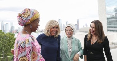 Turkish First Lady Erdoğan (C-R), poses with French First Lady Brigitte Macron (C-L), U.N. Under-Secretary-General Melisa Fleming (R) and Sierra Leone First Lady Fatima Maada Bio, at the Turkish House Center in New York, U.S., Sept. 21, 2022. (AA Photo)