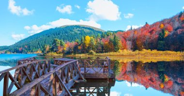 Lake Abant is mesmerizing, it&#039;s fascinating every season but especially in autumn. (Shutterstock Photo)