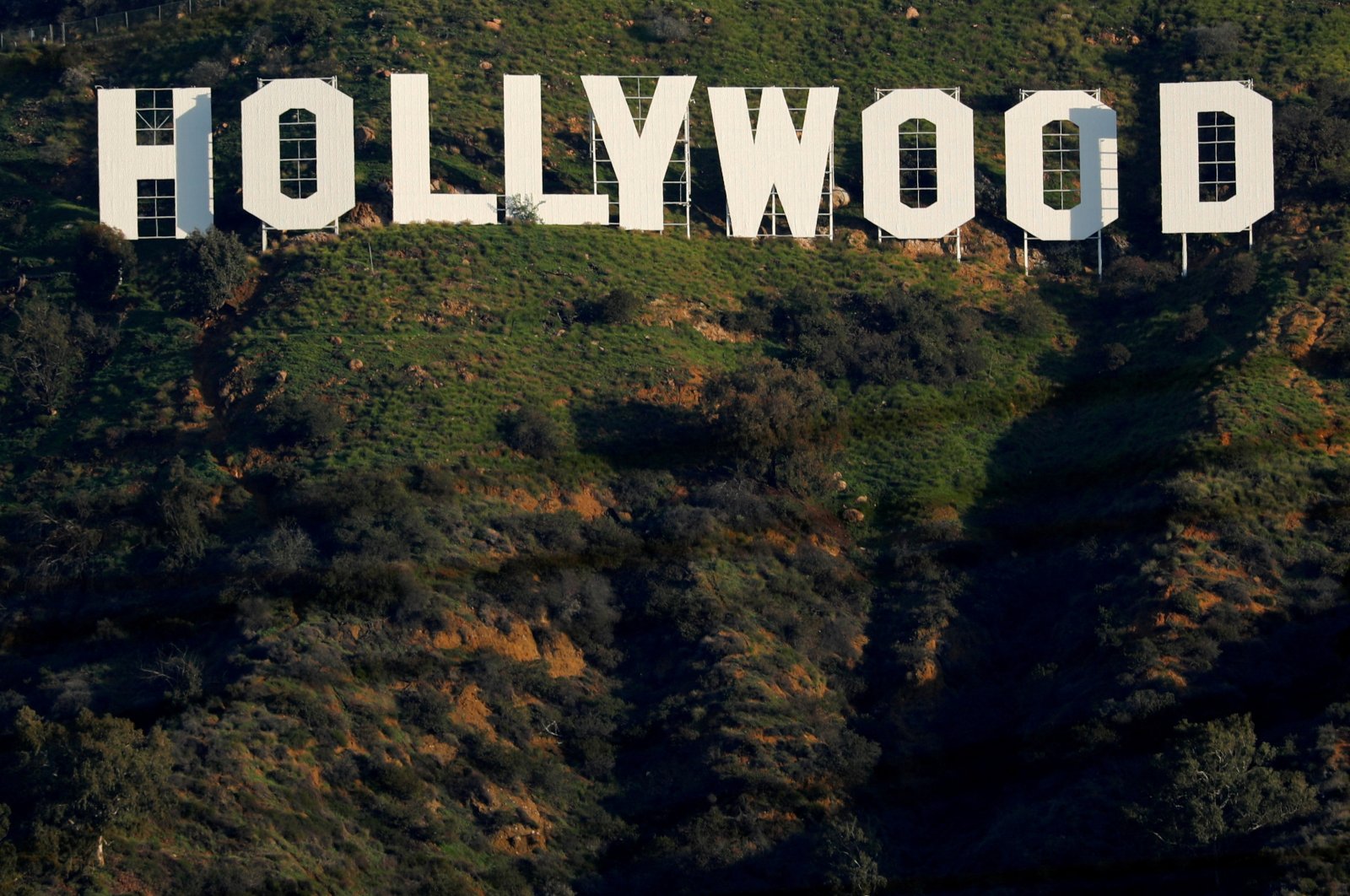 Tanda ikonik Hollywood mendapat perubahan sebelum ulang tahunnya yang ke-100