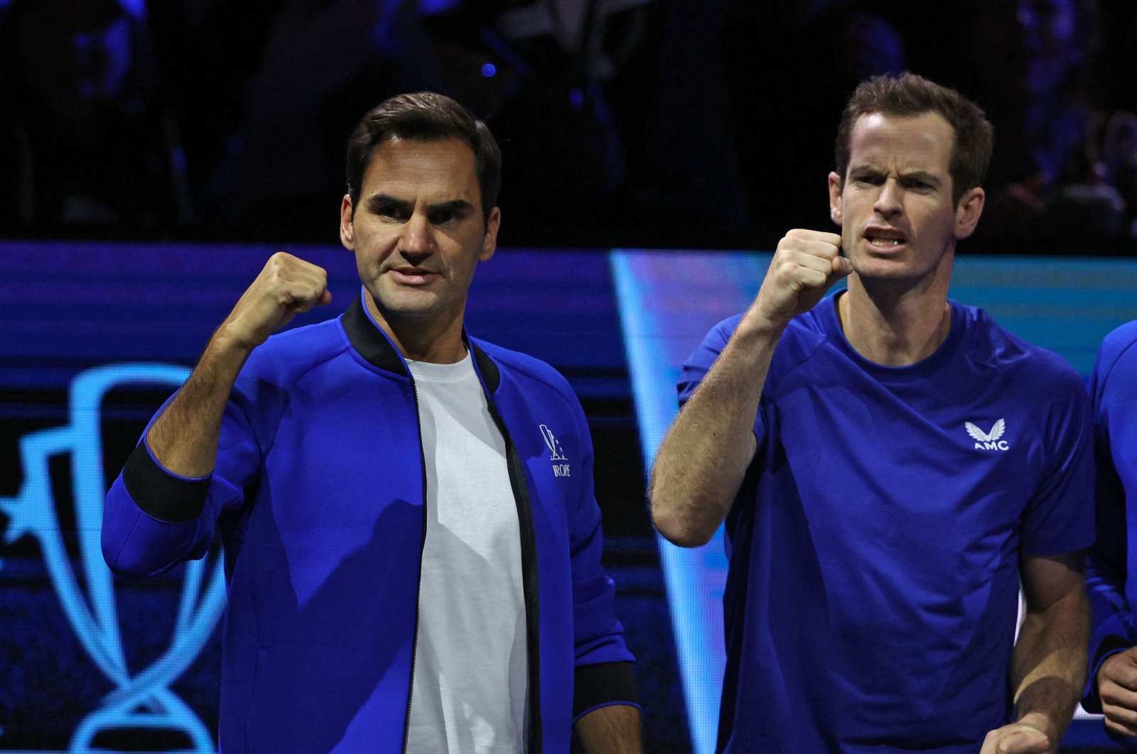 Roger Federer (L) and Andy Murray (R) react during the match between Tsitsipas and Tiafoe during their 2022 Laver Cup men&#039;s singles tennis match at the O2 Arena. London, Sept. 25, 2022. ( AFP Photo)