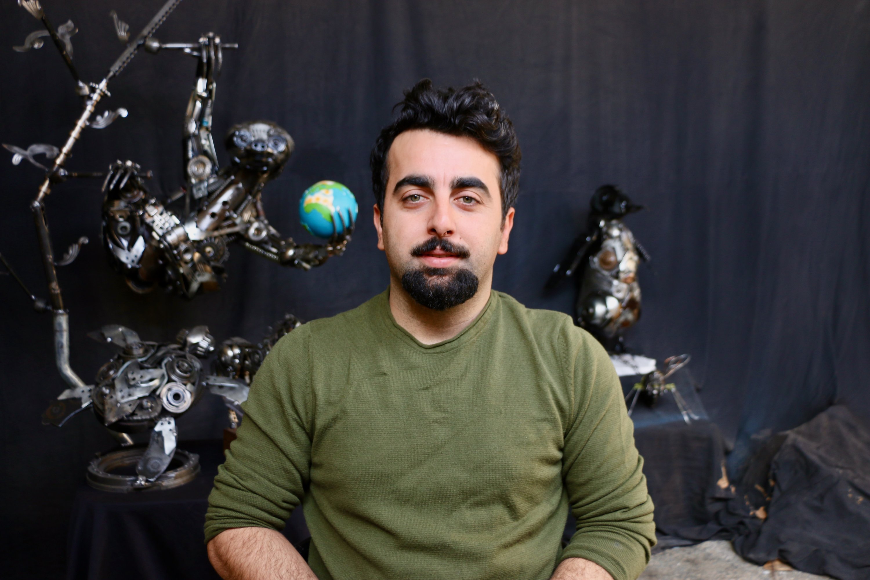 Seniman patung logam Mustafa Tuğrul akan membuka pameran 