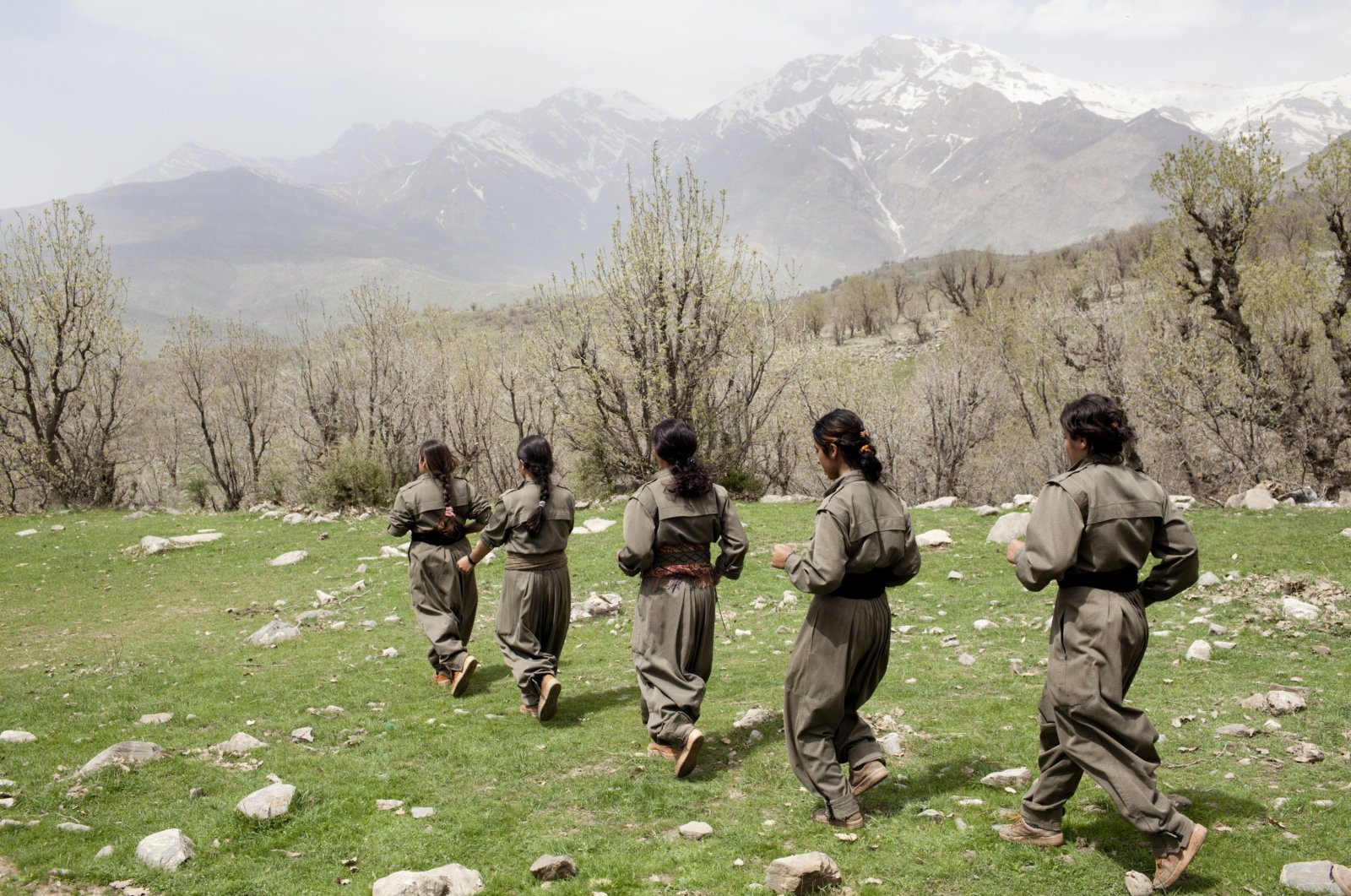 Female PKK terrorists in their camp situated in the mountains on the Iran-Iraq border, April 8, 2012. (Getty Images)