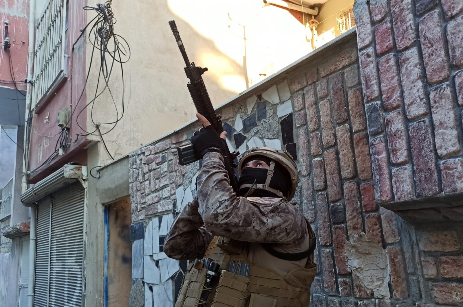 Security forces carried out a counterterrorism operation in southern Mersin province, Sept. 28, 2022 (DHA Photo)