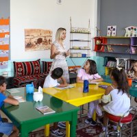 Students attend a class at a library made up of recycled material, in Diyarbakır, southeastern Türkiye, Sept. 12, 2022. (AA PHOTO) 