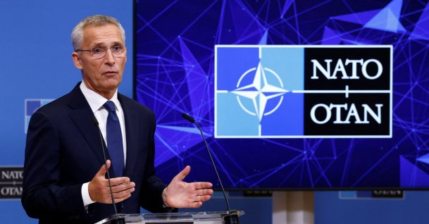 Russian strike kills 30 as Kremlin annexes Ukraine territories