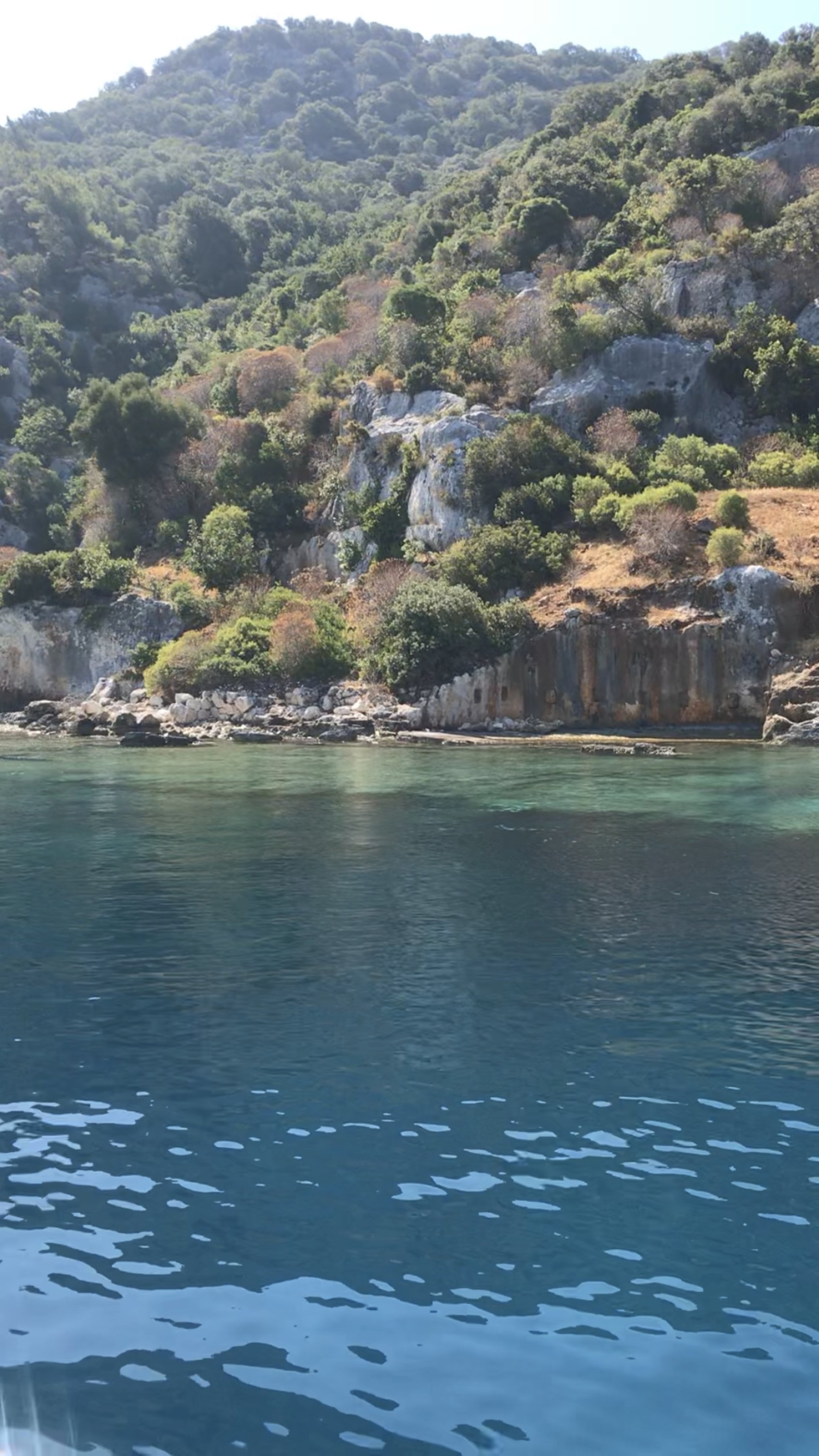 Kota Tenggelam di lepas pantai Pulau Kekova, di Antalya, Türkiye.  (Foto oleh zge engelen)