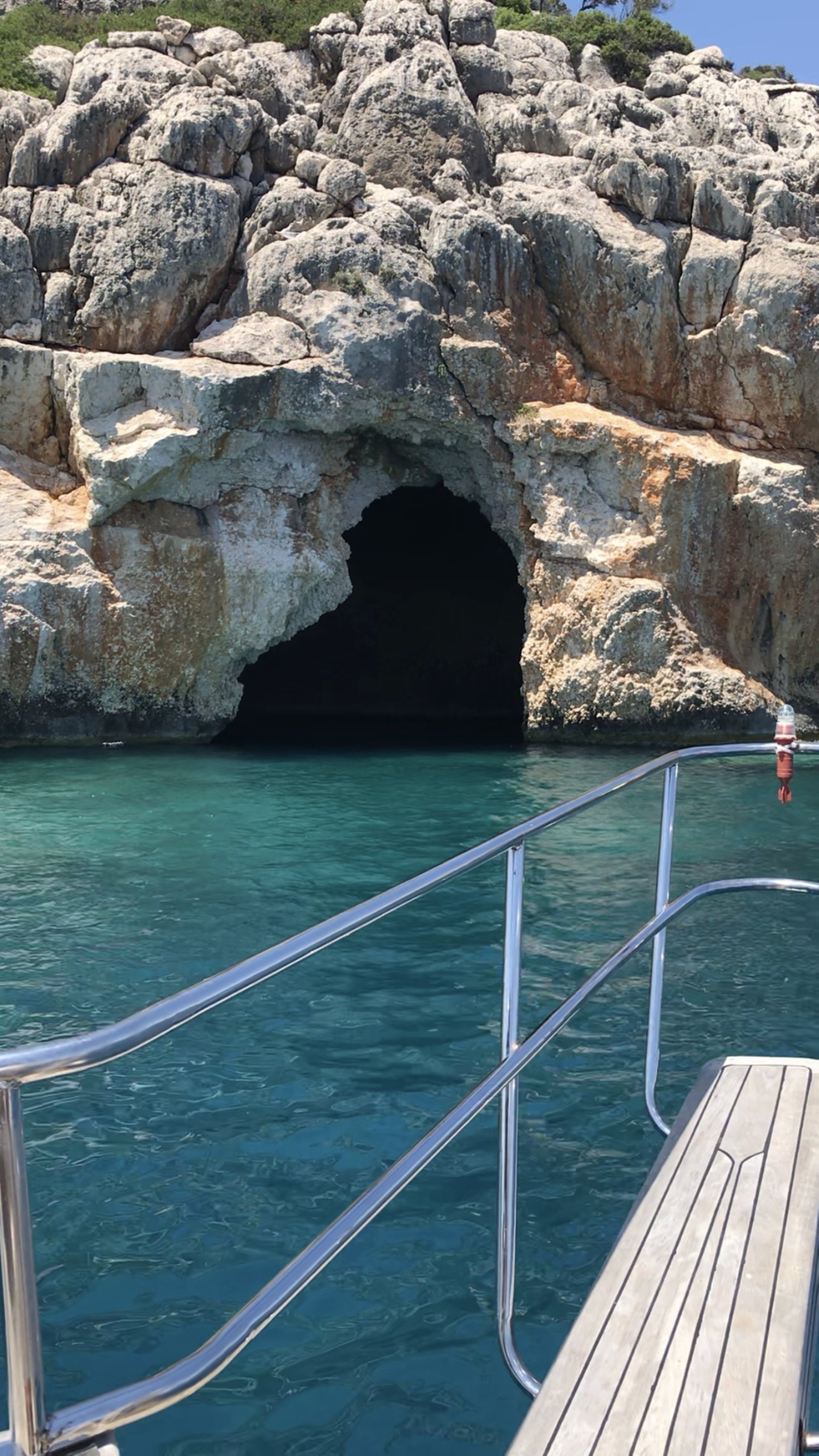 The Pirate Cave in Antalya, Türkiye.  (Photo by Özge Şengelen)