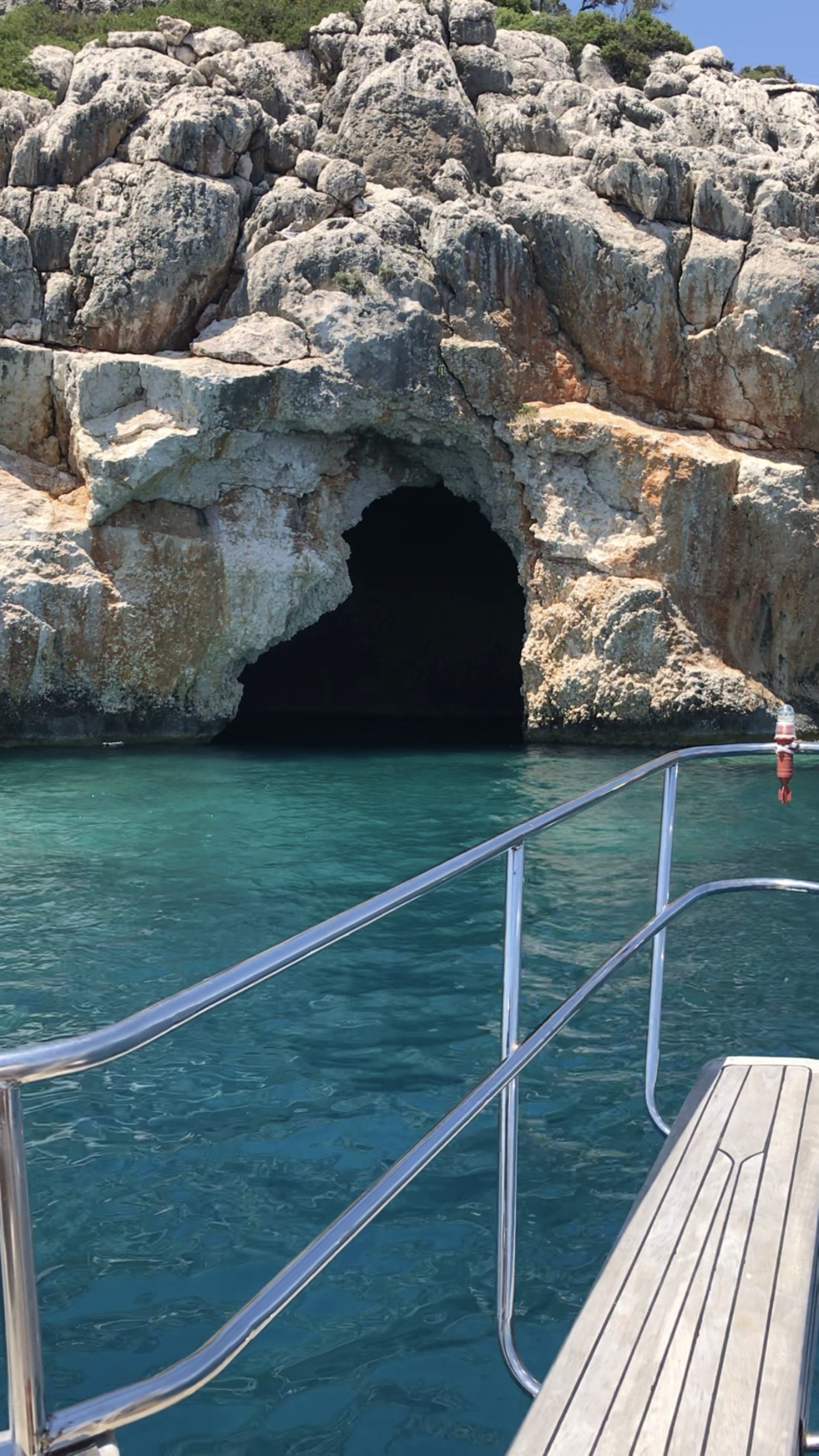 Gua Bajak Laut, di Antalya, Türkiye.  (Foto oleh zge engelen)