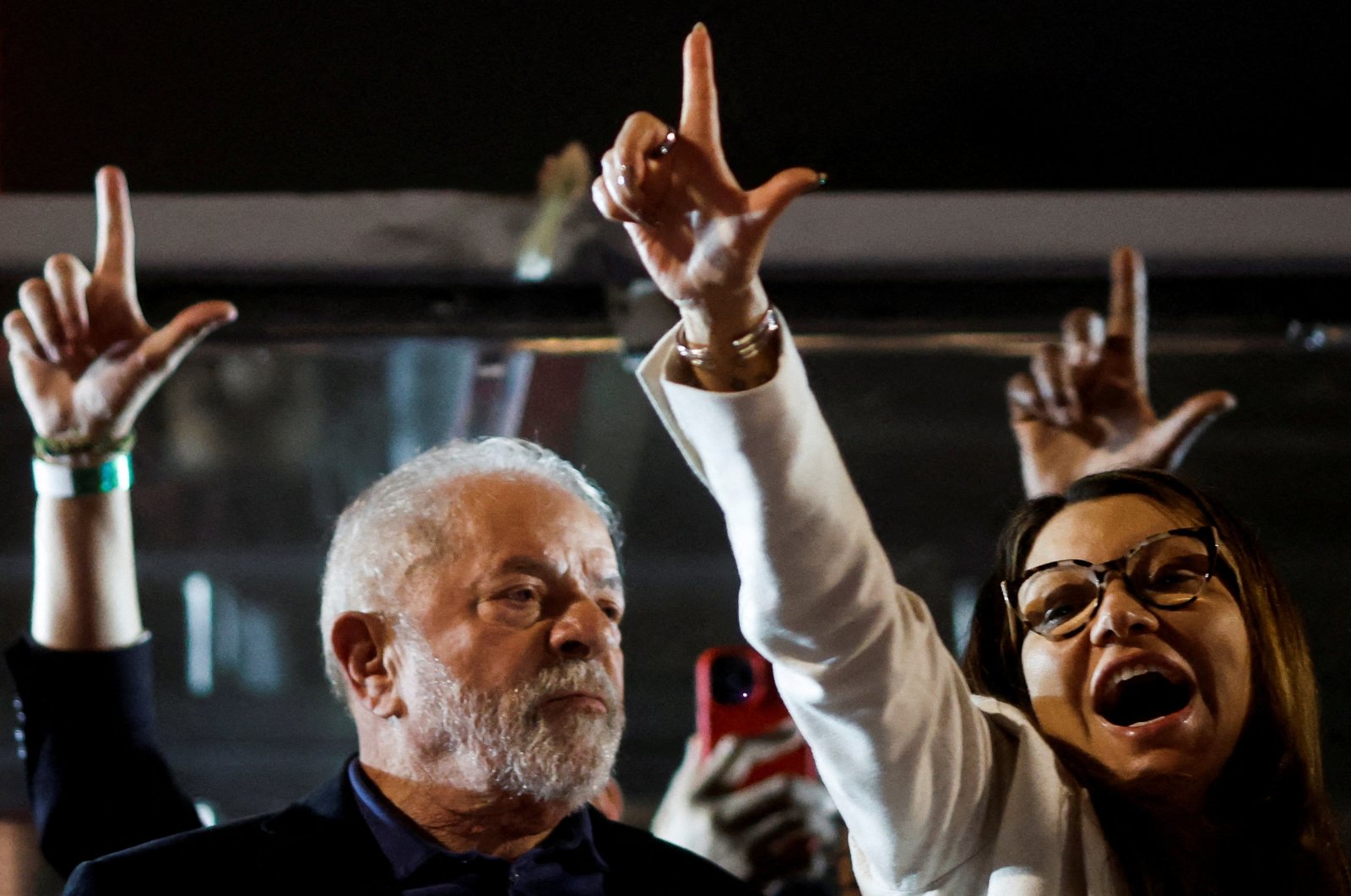 Brazil&#039;s former President and presidential candidate Luiz Inacio Lula da Silva stands next to his wife Rosangela da Silva, on the day of Brazil&#039;s presidential election, in Sao Paulo, Brazil, Oct. 2, 2022. (REUTERS Photo)