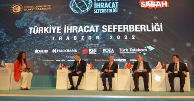 Panelists attend the Türkiye Export Mobilization panel in Trabzon, Türkiye, Oct. 4, 2022. (Handout)