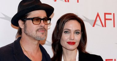 Brad Pitt and Angelina Jolie pose at the AFI Awards honoring excellence in film and television in Beverly Hills, California, U.S., Jan. 9, 2015. (Reuters File Photo)